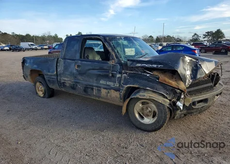 1999 Dodge Ram 1500 из США, поврежденный, VIN 1B7HC13Y2XJ608446